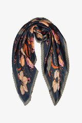 Pleated Neck Scarve Bloom