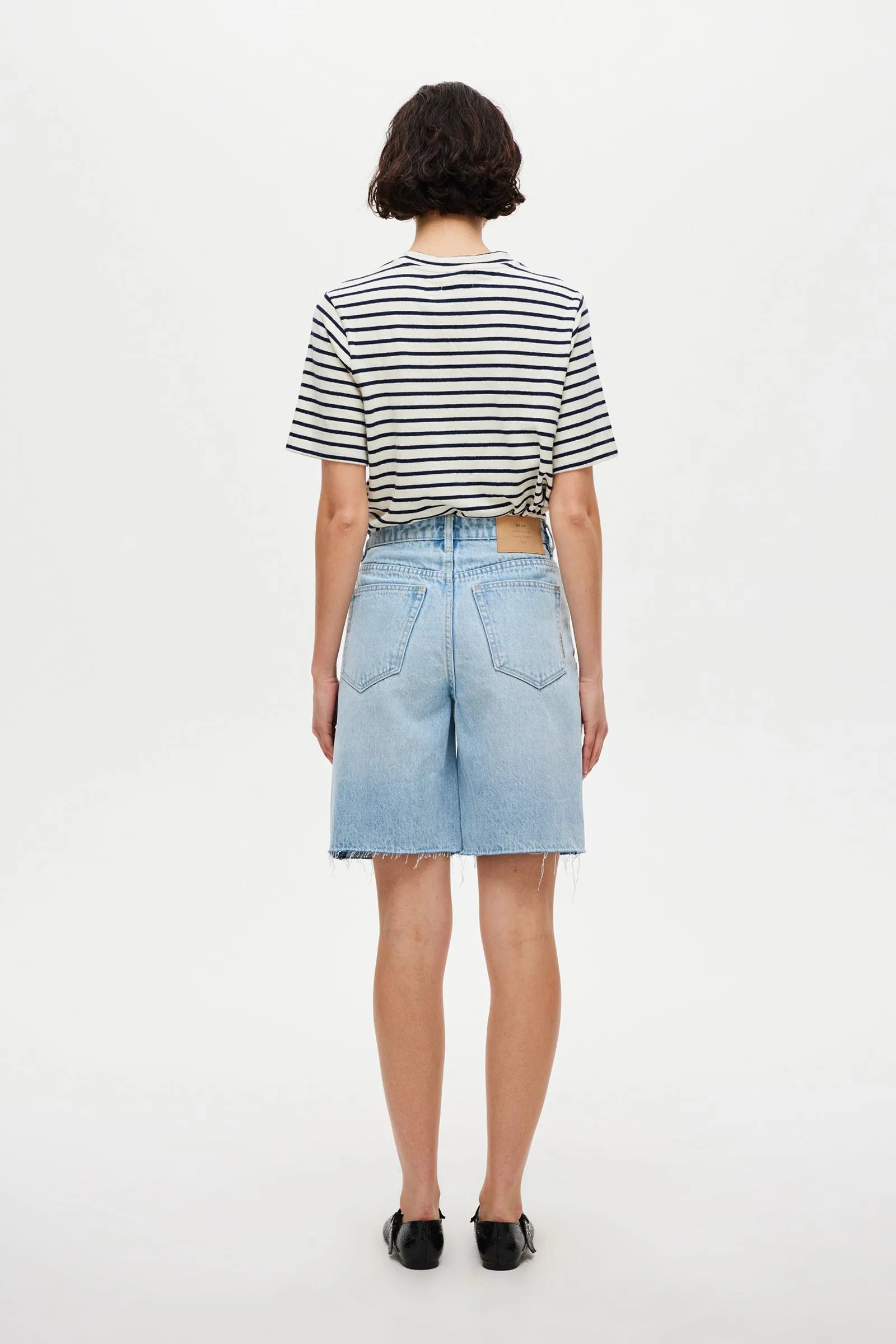 Neuw Phoebe Short Jetlag In Mid Vintage Indigo
