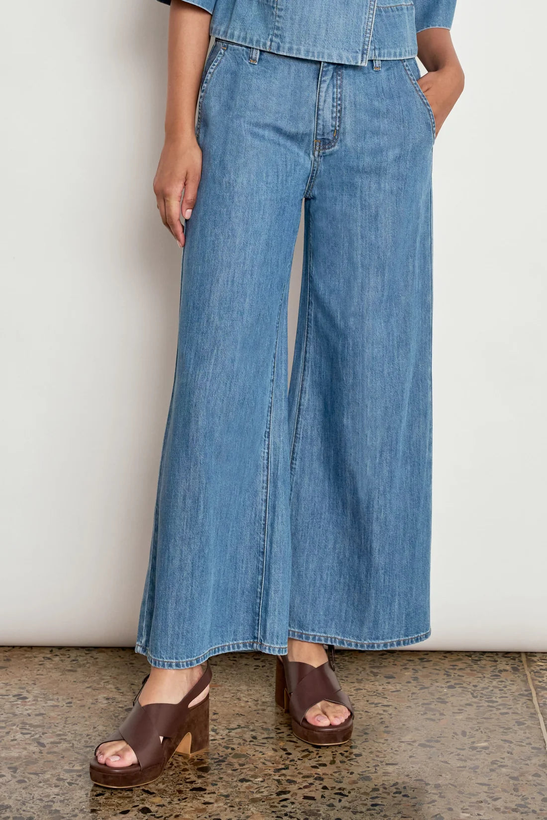 Affinity Jean Mid wash denim