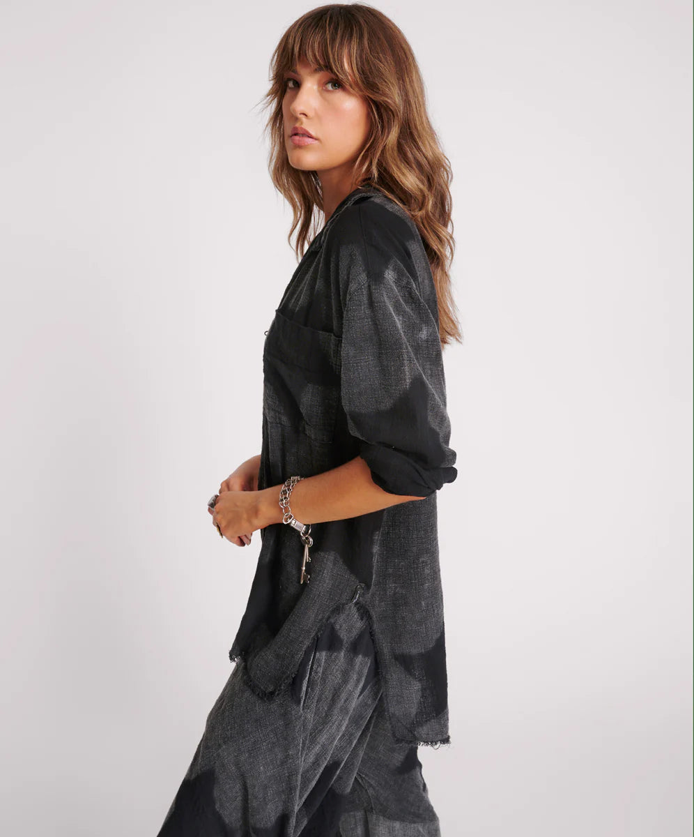 One Teaspoon Black Star Muslin Longline Shirt In Charcoal