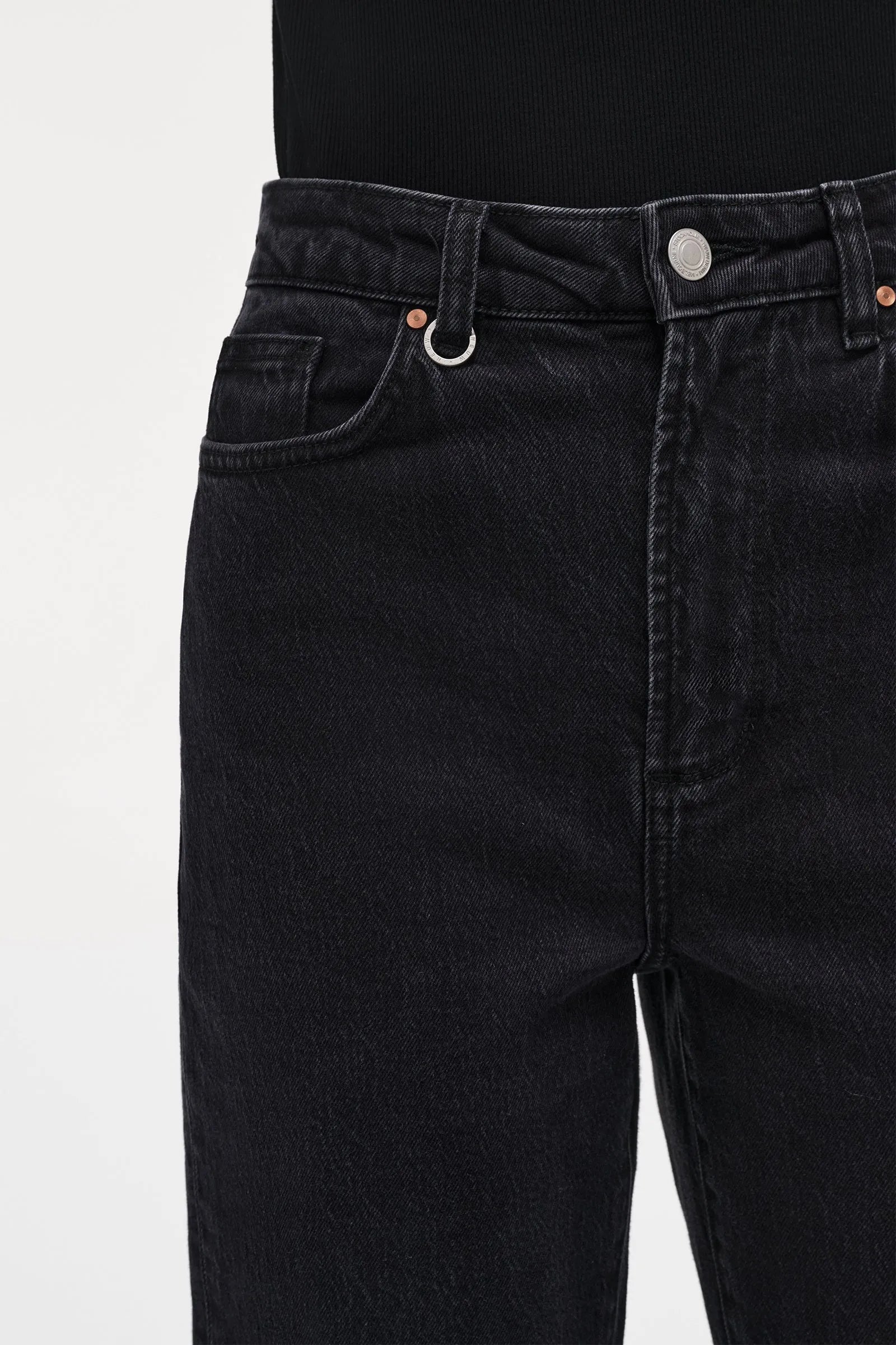 Nico Straight Jeans Blackout 30 Inch Length