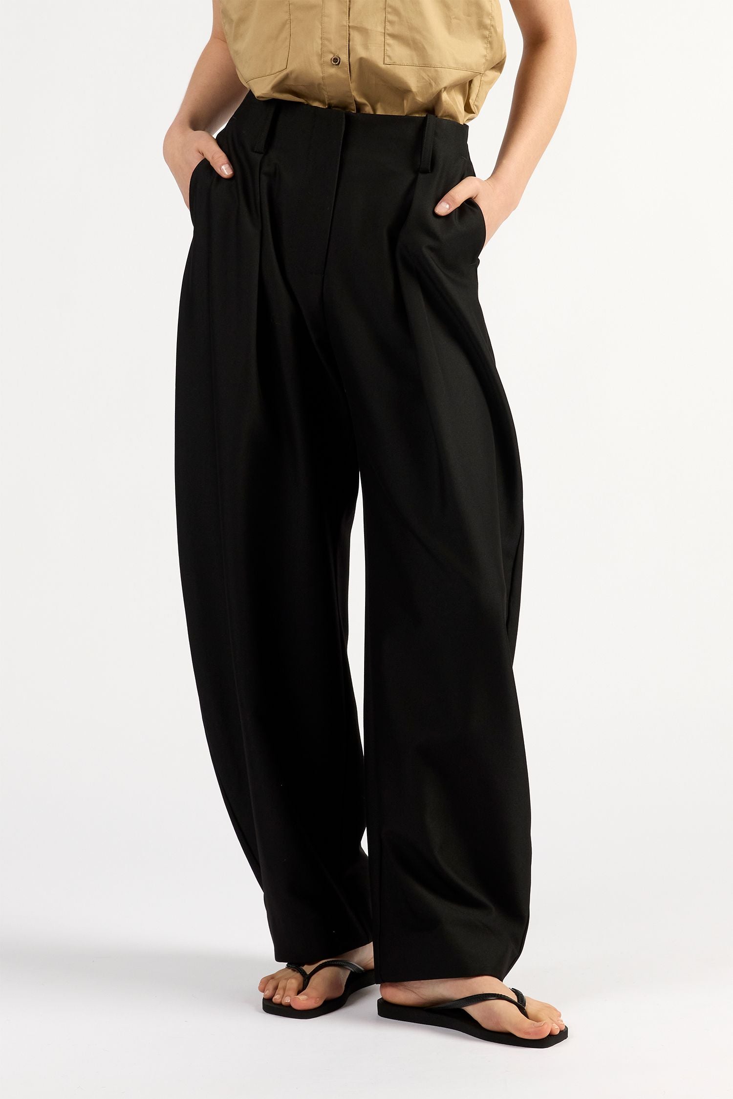 Ricki Barrel Leg Pants Black