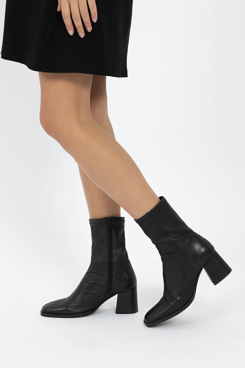 Humidity Tori Boot Black