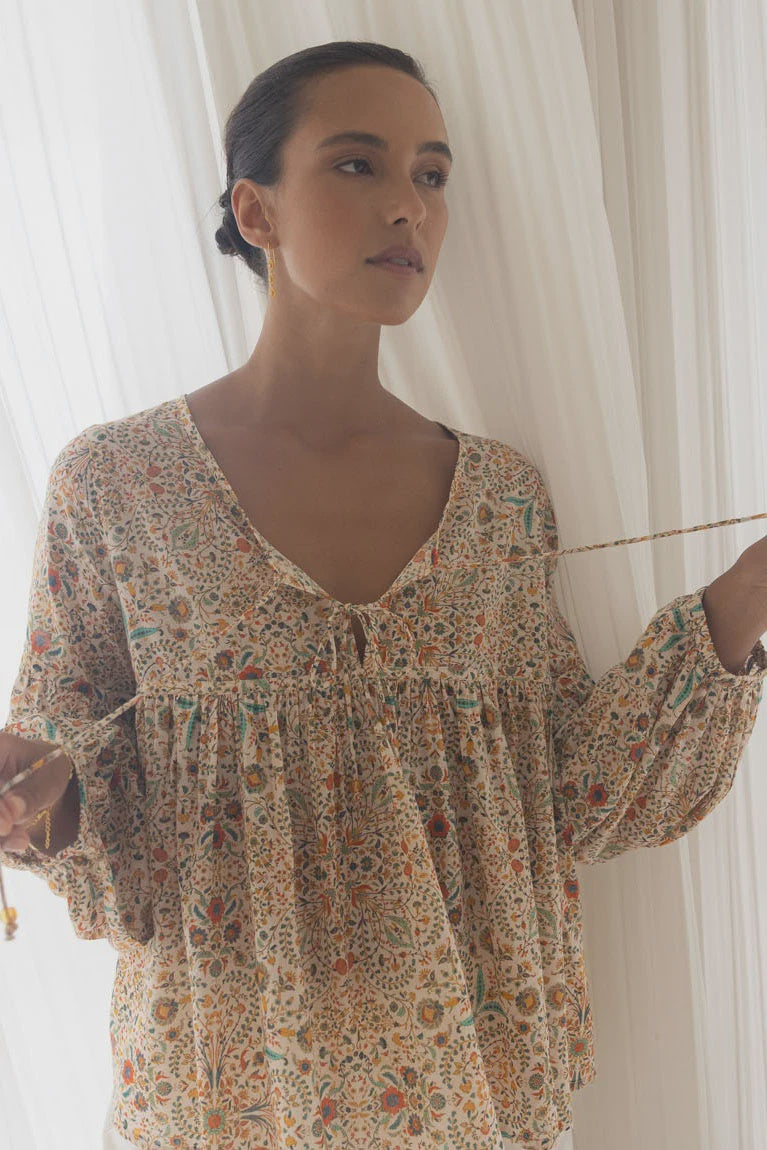 Lara Blouse Almond Print
