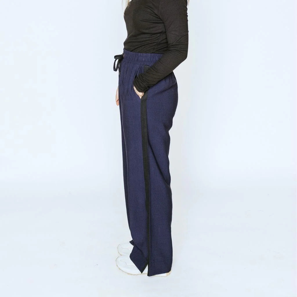 Indiana Wide Leg Pants in Navy with black