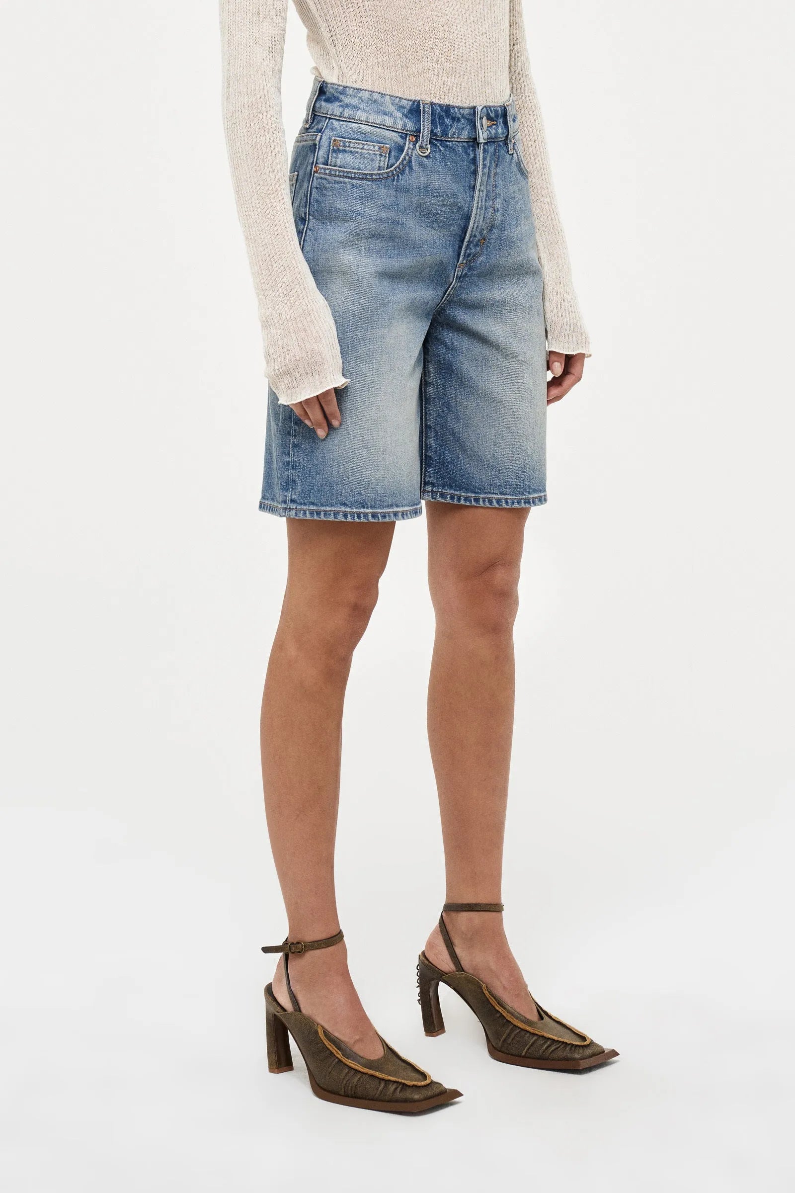 Neuw Pheobe Short Vision