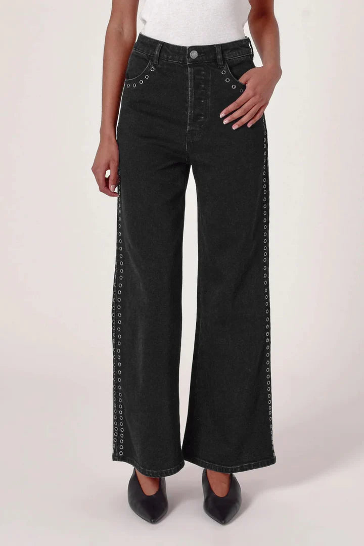 Sailor Scoop Long Black Sand Eyelet