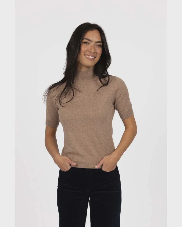 Vera Top Hazelnut