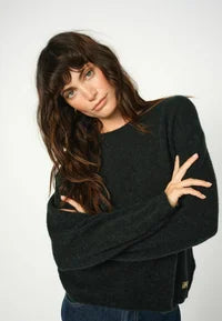 Mape O Neck Knit Scarab