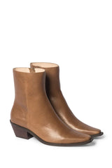 Zoe Kratzmann Intimation Boot in Choc