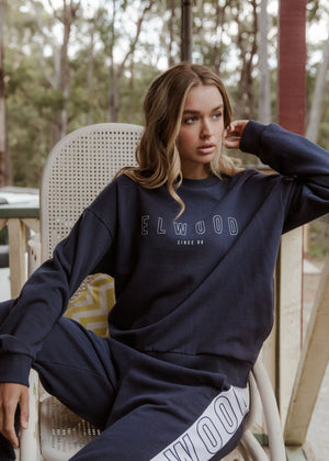 Elwood Maggie Sweat in Washed Navy